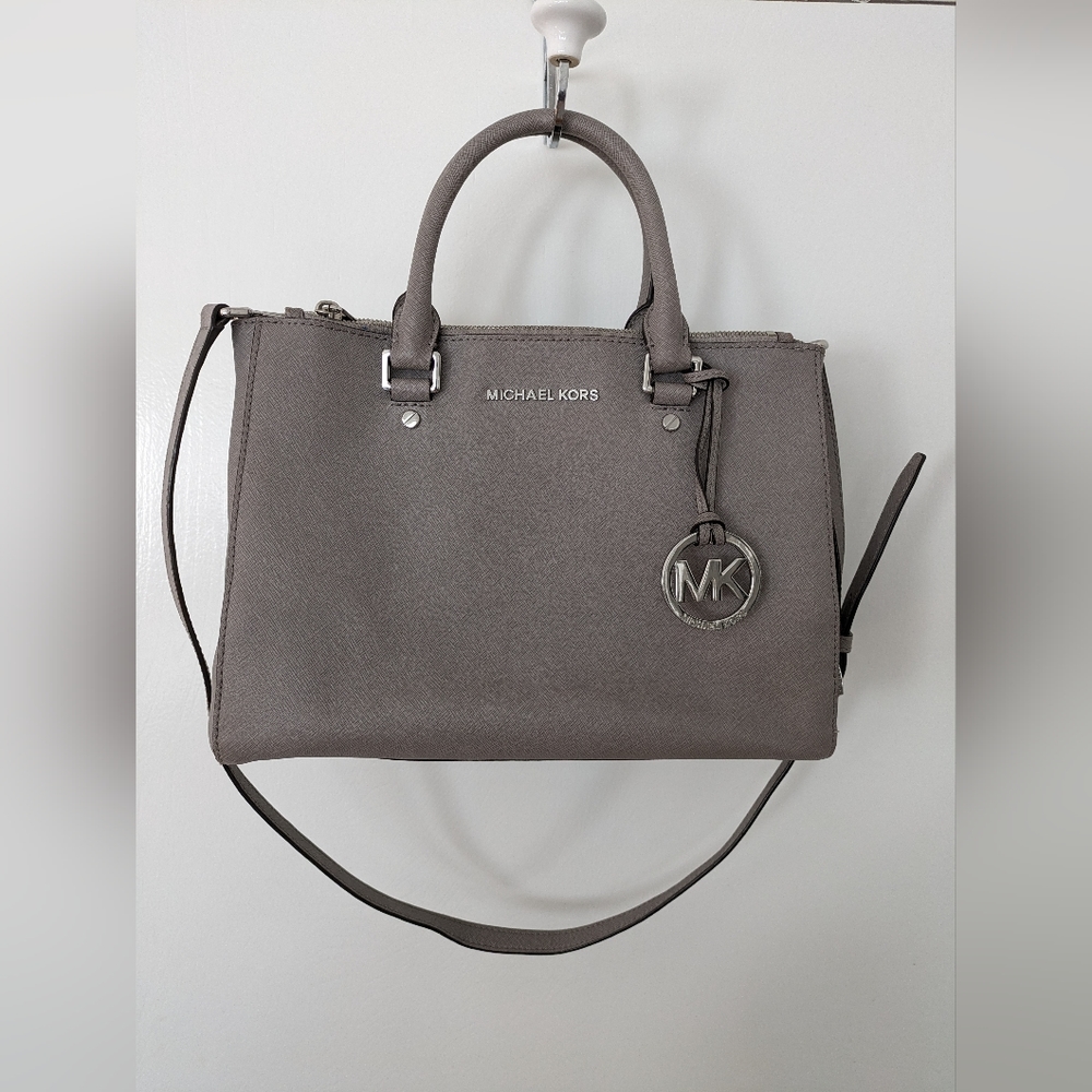 MICHAEL Michael Kors Grey Leather Double Zip Jet Set Tote
